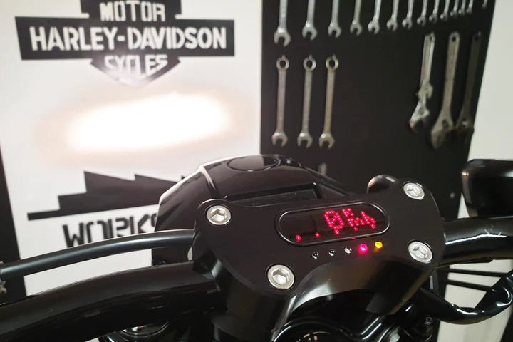 La marque Motogadget disponible chez Blackpines.fr