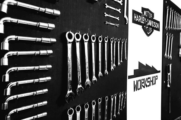Quels sont les outils de base pour réaliser un Café Racer ?