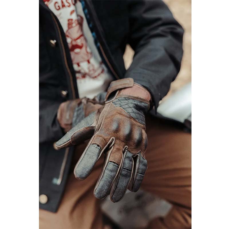 Gants moto cuir et denim homologués Age of Glory Shifter marron.