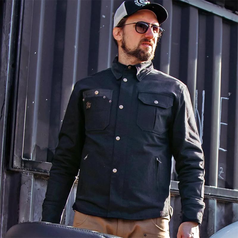Sur-chemise moto noire Age Of Glory Runaway Riding Shirt homologuée CE UKCA AA.