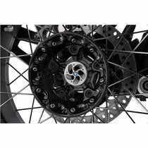 cache moyeu Tornado argent Wunderlich pour moto BMW. Blackpines.fr