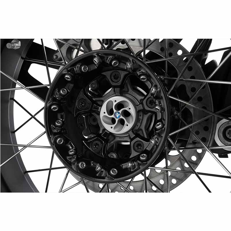 cache moyeu Tornado argent Wunderlich pour moto BMW. Blackpines.fr