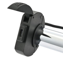 Chargeur USB type C Slim-Mount Daytona. Blackpines.fr