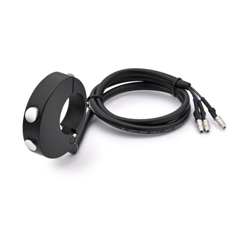 Commodo noir 2 boutons Daytona pour compteurs Velona. Blackpines.fr