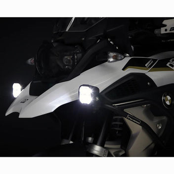 feux additionnels moto LED blanc Denali DL4. Blackpines.fr