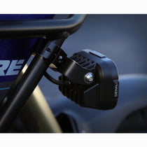 Boitier alu feu additionnel moto LED Denali DL6. Blackpines.fr