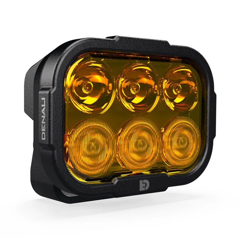 Feu additionnel moto LED ambre Denali DL6. Blackpines.fr