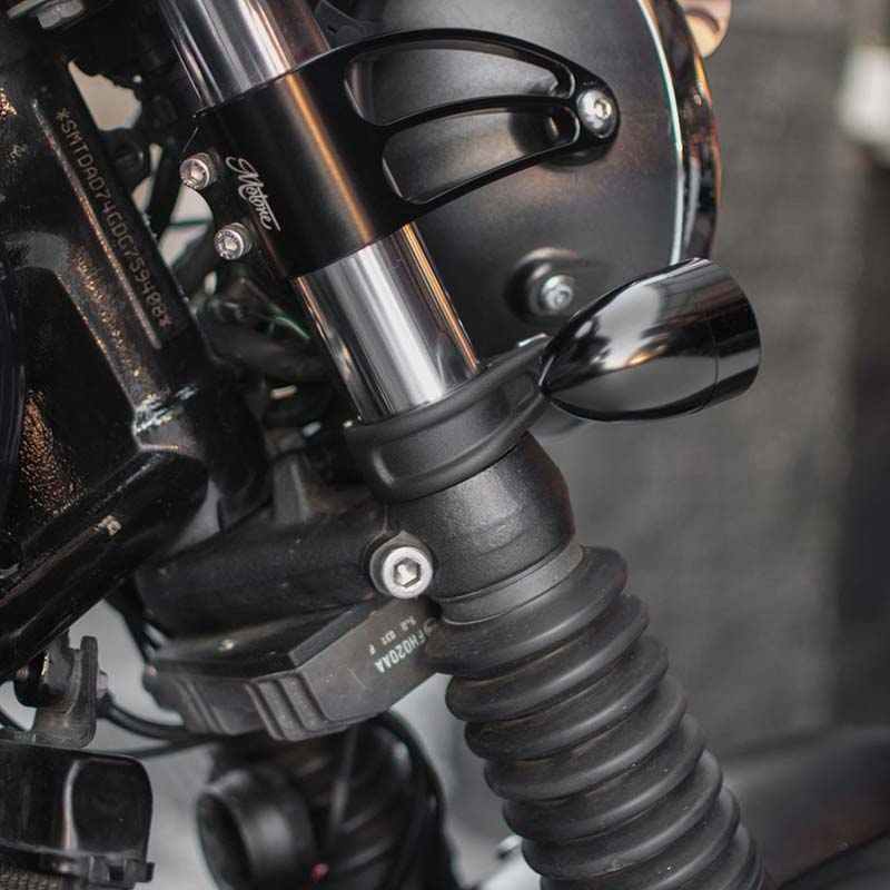 Supports de clignotants pour fourche 41mm Motone Customs Clampits. Blackpines.fr
