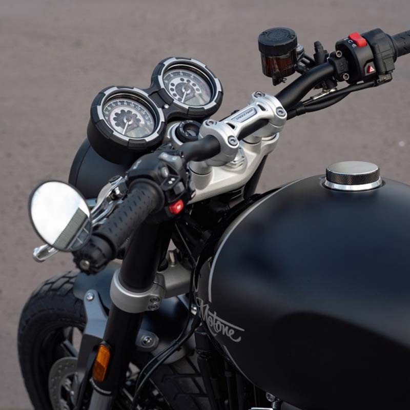 Couvre-compteur Triumph The Peerless Motone Customs. Blackpines.fr