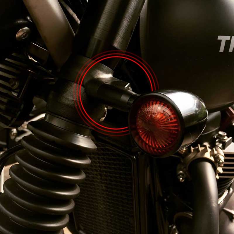Supports clignotants pour Triumph LC Filetage 10mm Motone Customs. Blackpines.fr