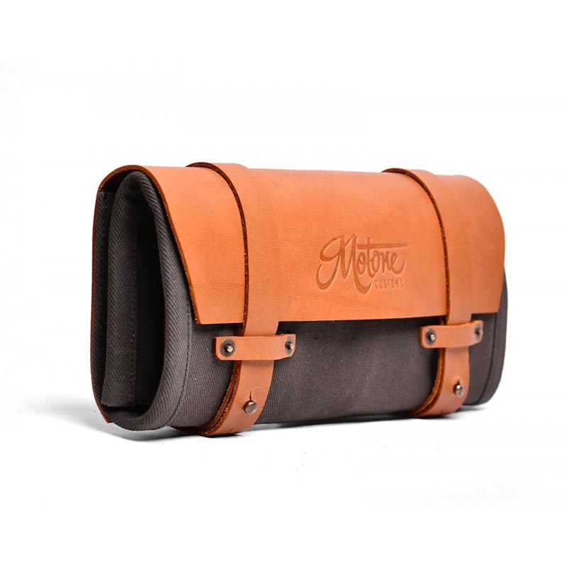 Trousse a outils en cuir et toile ciree Motone Customs. Blackpines.fr