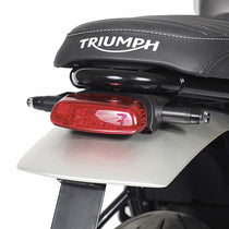 Adaptateur Motogadget des clignotants Mo.Blaze Triumph. Blackpines.fr