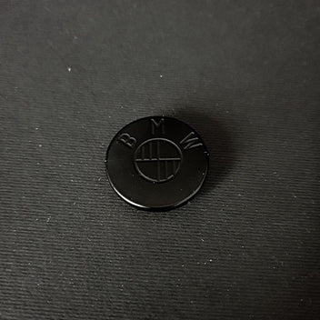 Badge Ex-Motorcycle de capot de selle Total Black pour BMW R NineT. Blackpines.fr