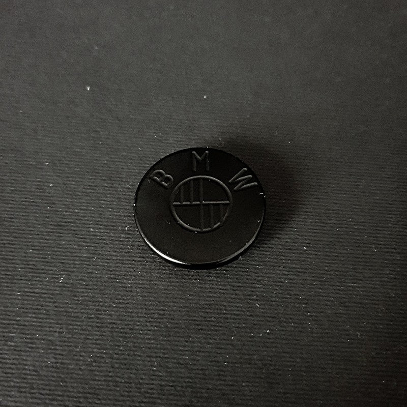 Badge Ex-Motorcycle de capot de selle Total Black pour BMW R NineT. Blackpines.fr