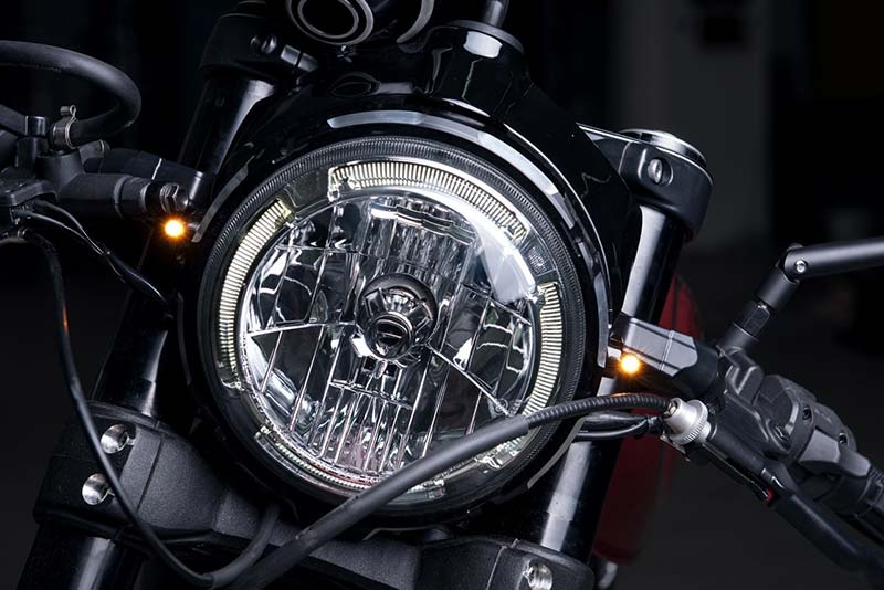 Clignotant LED Atto Kellermann. Blackpines.fr
