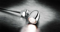 Feu arriere et feu stop Atto RB chrome Kellermann. Blackpines.fr