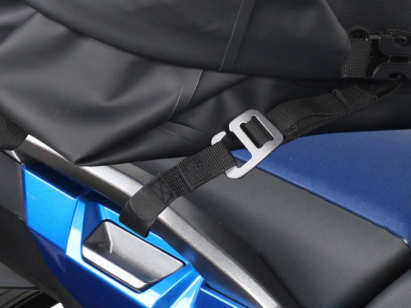 Sac a dos et sac de selle moto SW45 Shad. Blackpines.fr