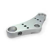 T&eacute; de fourche 35&amp;nbsp;mm &laquo;&amp;nbsp;Scram&amp;nbsp;&raquo; pour Yamaha SR400 et SR500 | Rebelmoto Argent anodis&eacute; rebelmoto t&eacute; de fourche blackpines.fr
