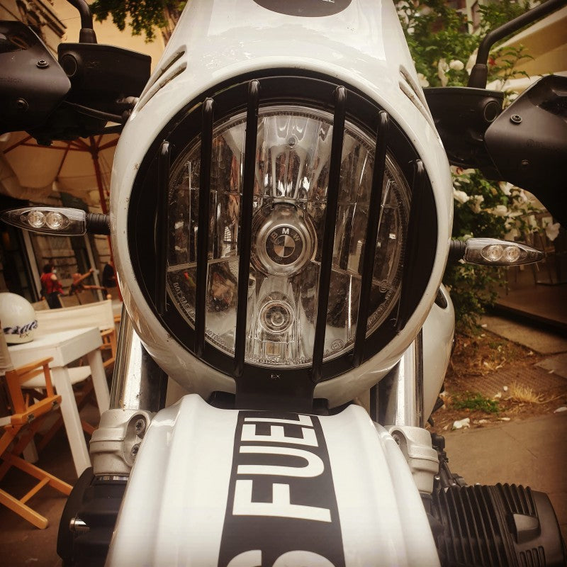 Grille phare avant Extreme Ex Motorcycle pour BMW R NineT. Blackpines.fr