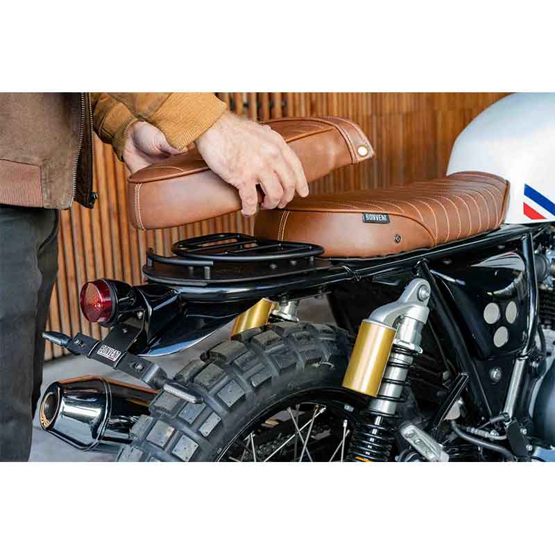 Kit selle modulable, porte-bagages, garde-boue et feu arriere pour Royal Enfield 650. Blackpines.fr