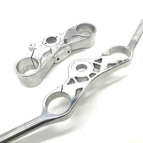 Kit alu tes de fourche V2 Le Motographe pour BMW R nineT Roadster. Blackpines.fr