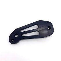Pattes de deport de repose-pieds Le Motographe pour Royal Enfield 650. Blackpines.fr