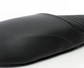 Selle en cuir synthetique noir pour interceptor et continental GT. Blackpines.fr