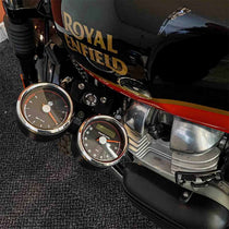 Support de relocalisation de compteur pour Royal Enfield serie 650. Blackpines.fr