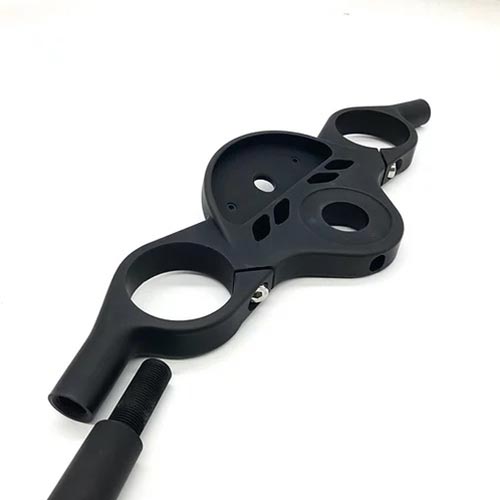 Te de fourche superieur V1 Le Motographe pour BMW R nineT. Blackpines.fr