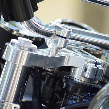Tes de fourche Le Motographe pour Royal Enfield 650. Blackpines.fr