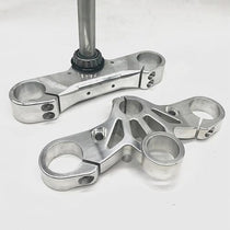 Tes de fourche Le Motographe pour Royal Enfield 650. Blackpines.fr