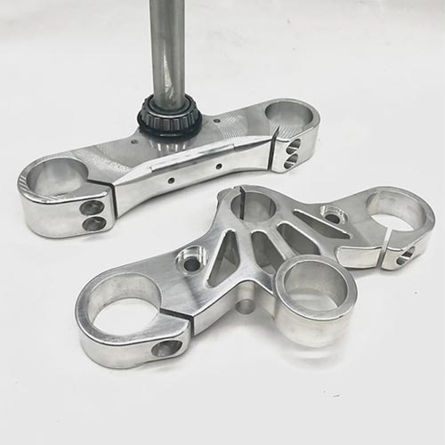 Tes de fourche Le Motographe pour Royal Enfield 650. Blackpines.fr